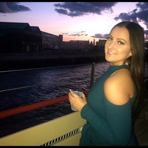 Meet your Posher, Courtney